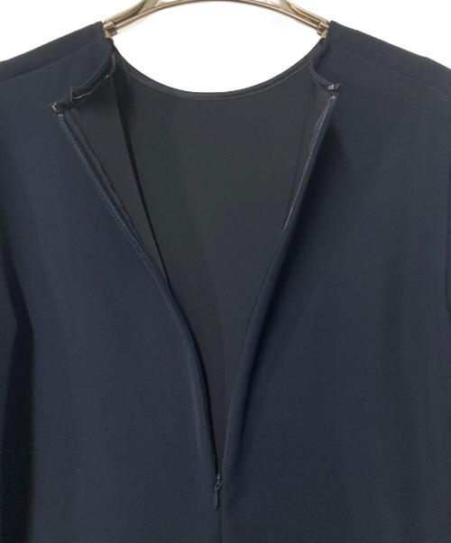 YOKO CHAN（ヨーコチャン）YOKO CHAN (ヨーコチャン) ロングスリーブバックフリルブラウス ネイビー サイズ:36の古着・服飾アイテム