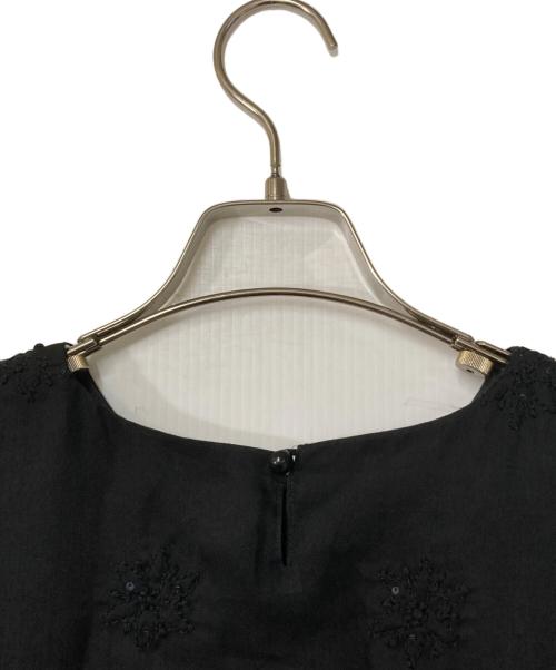 itobanashi（イトバナシ）itobanashi (イトバナシ) シアー袖切替刺繍ワンピース ブラック サイズ:-の古着・服飾アイテム