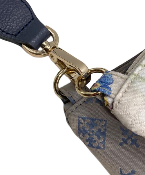 russet（ラシット）russet (ラシット) ナイロンJQセットショルダー バッグ グレー×アイボリーの古着・服飾アイテム