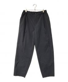 NANGA（ナンガ）の古着「DOT AIR COMFY TUCK TAPERED PANTS」｜グレー