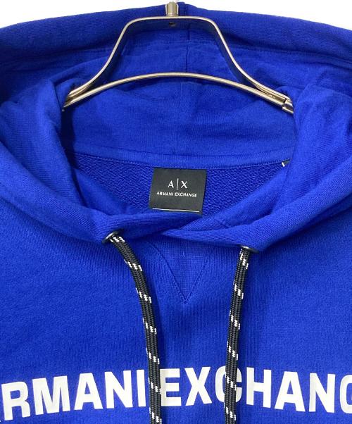 ARMANI EXCHANGE（アルマーニ エクスチェンジ）ARMANI EXCHANGE (アルマーニ エクスチェンジ) ブランドロゴ プリントプルオーバーパーカー ブルー サイズ:Mの古着・服飾アイテム