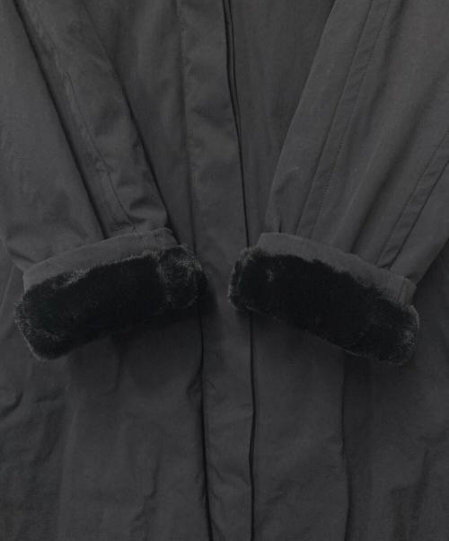 YONFA（ヨンファ）YONFA (ヨンファ) パデットファーコート ブラック サイズ:Sの古着・服飾アイテム