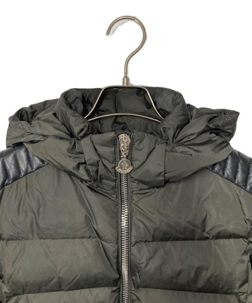 MONCLER（モンクレール）MONCLER (モンクレール) OIRON フーデッドダウンジャケット オリーブグレーの古着・服飾アイテム
