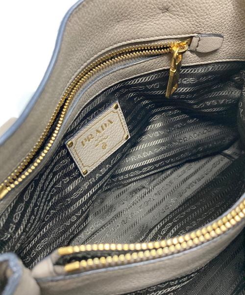 PRADA（プラダ）PRADA (プラダ) 2WAYバッグ グレージュの古着・服飾アイテム