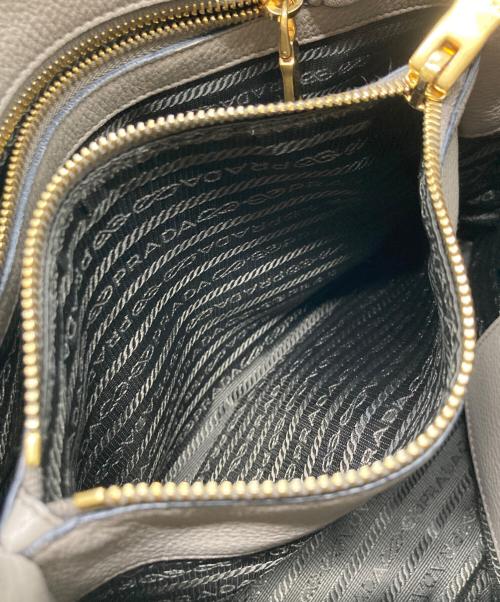 PRADA（プラダ）PRADA (プラダ) 2WAYバッグ グレージュの古着・服飾アイテム