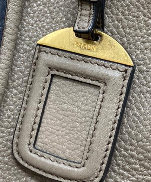 PRADA（プラダ）PRADA (プラダ) 2WAYバッグ グレージュの古着・服飾アイテム