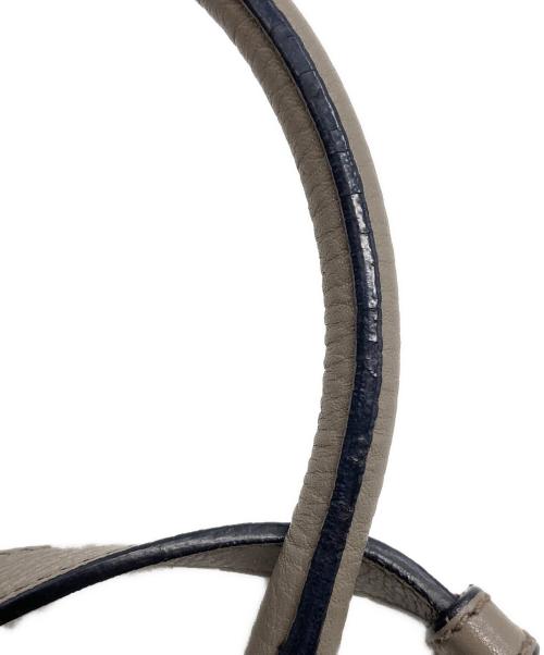 PRADA（プラダ）PRADA (プラダ) 2WAYバッグ グレージュの古着・服飾アイテム