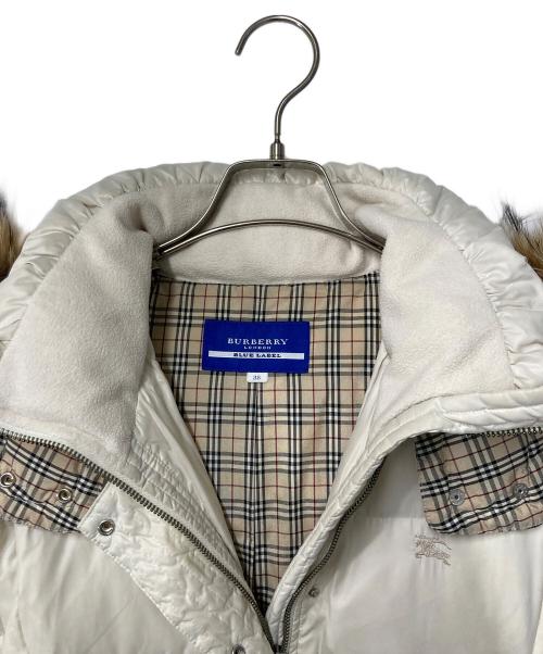 BURBERRY BLUE LABEL（バーバリー ブルー レーベル）BURBERRY BLUE LABEL (バーバリー ブルー レーベル) ダウンジャケット アイボリー サイズ:38の古着・服飾アイテム