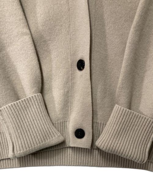 ebure（エブール）EBURE (エブール) フトスムースニットVネックカーディガン ベージュ サイズ:Freeの古着・服飾アイテム