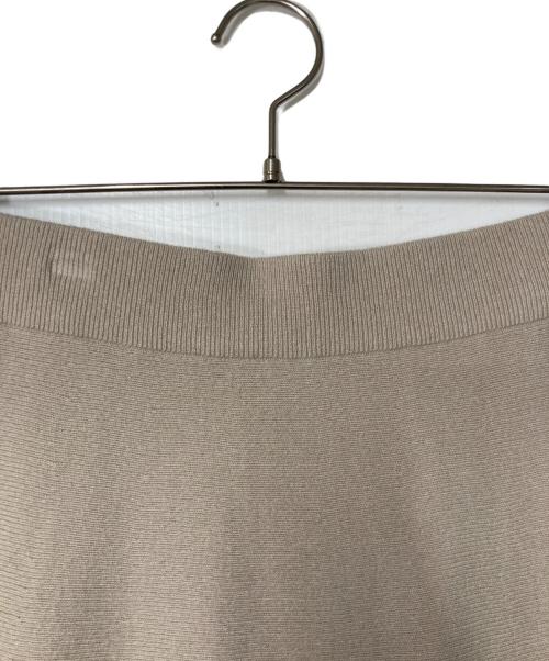 ebure（エブール）EBURE (エブール) ソフトスムースニット フレアスカート ベージュ サイズ:Freeの古着・服飾アイテム