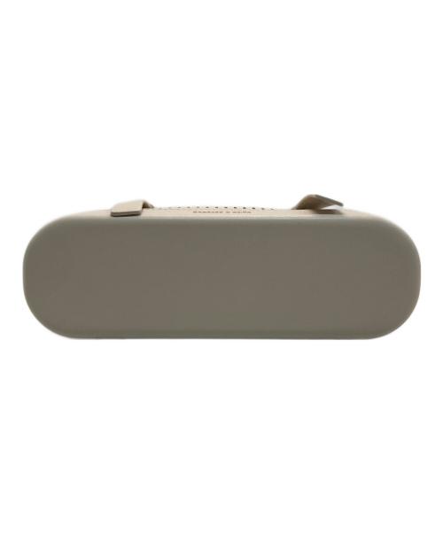 CHARLES & KEITH（チャールズアンドキース）CHARLES & KEITH (チャールズアンドキース) Delphi デルフィ カットアウトバケツバッグ ベージュの古着・服飾アイテム