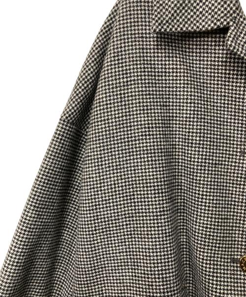 MACKINTOSH（マッキントッシュ）MACKINTOSH (マッキントッシュ) NEW HUMBIE LONG METAL BUTTON ホワイト×ブラック サイズ:4(下記採寸参照)の古着・服飾アイテム