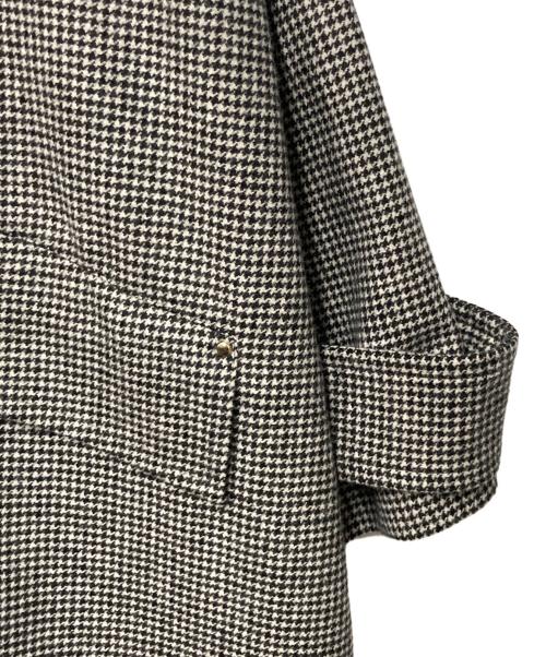 MACKINTOSH（マッキントッシュ）MACKINTOSH (マッキントッシュ) NEW HUMBIE LONG METAL BUTTON ホワイト×ブラック サイズ:4(下記採寸参照)の古着・服飾アイテム