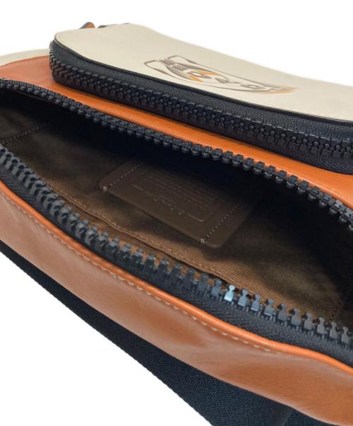 COACH（コーチ）COACH (コーチ) トラック ベルト バッグ ブラウン×アイボリーの古着・服飾アイテム