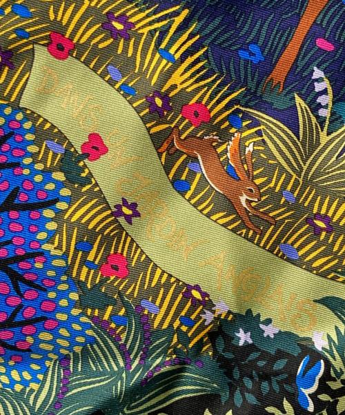 HERMES（エルメス）HERMES (エルメス) 英国式庭園にて Dans Un Jardin Anglais ALICE SHIRLEY カレ90 シルクスカーフ ブラック×マルチカラーの古着・服飾アイテム