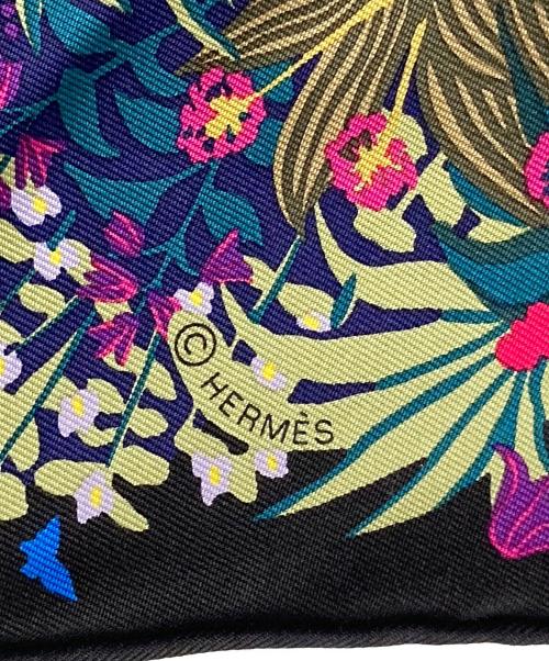 HERMES（エルメス）HERMES (エルメス) 英国式庭園にて Dans Un Jardin Anglais ALICE SHIRLEY カレ90 シルクスカーフ ブラック×マルチカラーの古着・服飾アイテム