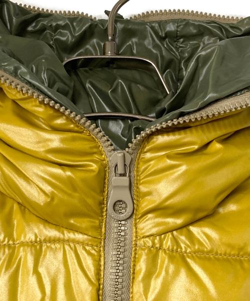 DUVETICA（デュベティカ）DUVETICA (デュベティカ) FEBE フーデッドダウンベスト イエロー×オリーブ サイズ:40の古着・服飾アイテム