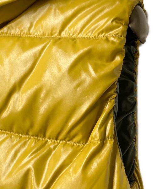 DUVETICA（デュベティカ）DUVETICA (デュベティカ) FEBE フーデッドダウンベスト イエロー×オリーブ サイズ:40の古着・服飾アイテム
