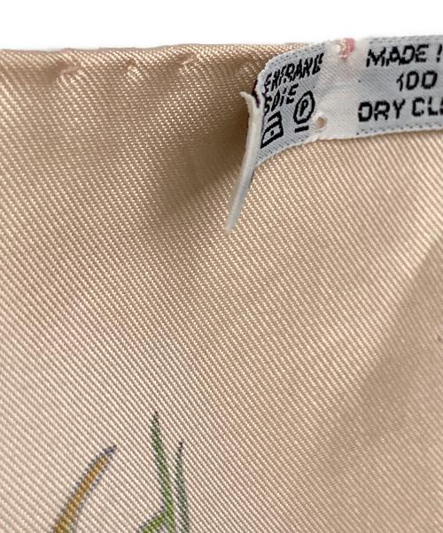 HERMES（エルメス）HERMES (エルメス) PASSIFLORES/パッションフラワー カレ90 シルクスカーフ ピンク×グリーンの古着・服飾アイテム