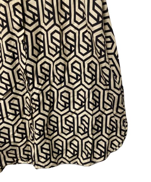 HERENCIA（ヘレンチア）HERENCIA (ヘレンチア) 総柄リネンレーヨンワンピース ベージュ×ブラック サイズ:Freeの古着・服飾アイテム