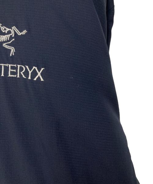 ARC'TERYX（アークテリクス）ARC'TERYX (アークテリクス) ATOM LT HOODY ネイビー サイズ:Lの古着・服飾アイテム