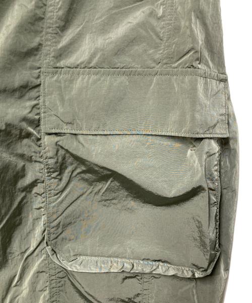 KITH（キス）KITH (キス) ナイロンカーゴパンツ カーキ サイズ:Mの古着・服飾アイテム