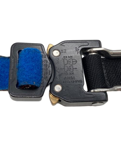 BAGJACK（バッグジャック）BAGJACK (バッグジャック) PUNKTION コブラバックルベルト ブラック×レッド×ブルーの古着・服飾アイテム