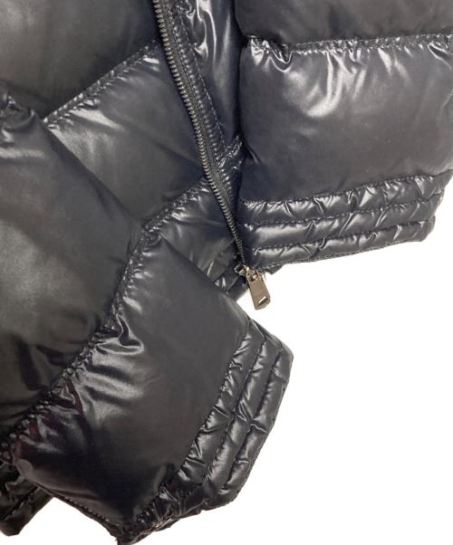 BURBERRY BLACK LABEL（バーバリーブラックレーベル）BURBERRY BLACK LABEL (バーバリーブラックレーベル) ホースロゴ刺繍 フーデッドダウンジャケット ブラック サイズ:LLの古着・服飾アイテム