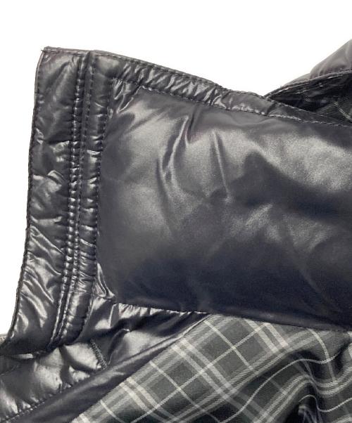 BURBERRY BLACK LABEL（バーバリーブラックレーベル）BURBERRY BLACK LABEL (バーバリーブラックレーベル) ホースロゴ刺繍 フーデッドダウンジャケット ブラック サイズ:LLの古着・服飾アイテム