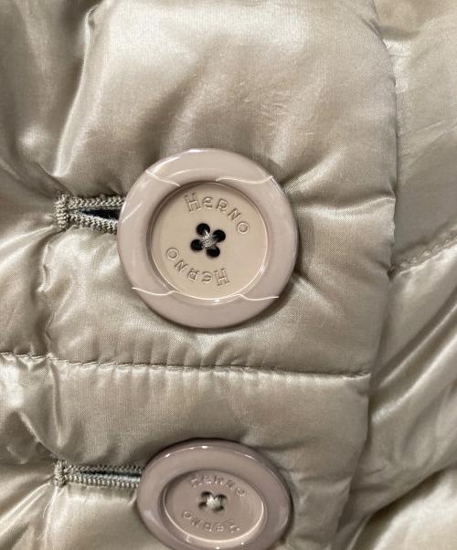 HERNO（ヘルノ）HERNO (ヘルノ) スタンドカラーダウンコート ベージュ サイズ:40の古着・服飾アイテム