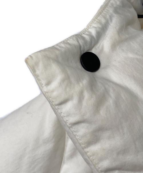 C.P COMPANY（シーピーカンパニー）C.P COMPANY (シーピーカンパニー) フーデッドダウンジャケット DOWN JACKET ホワイト サイズ:46の古着・服飾アイテム