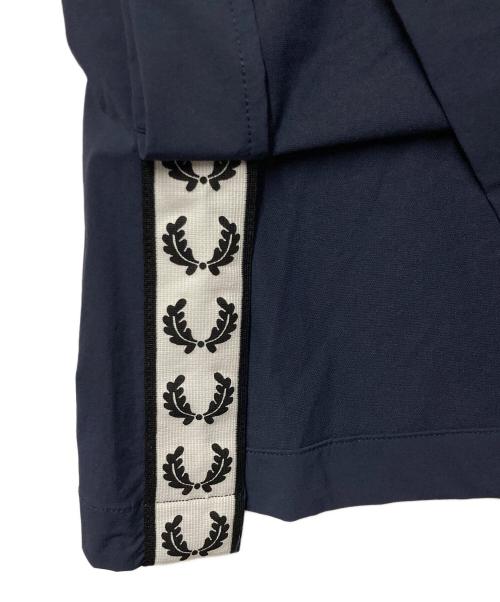 FRED PERRY（フレッドペリー）FRED PERRY (フレッドペリー) SIDE TAPED SHIRT ネイビー サイズ:Sの古着・服飾アイテム