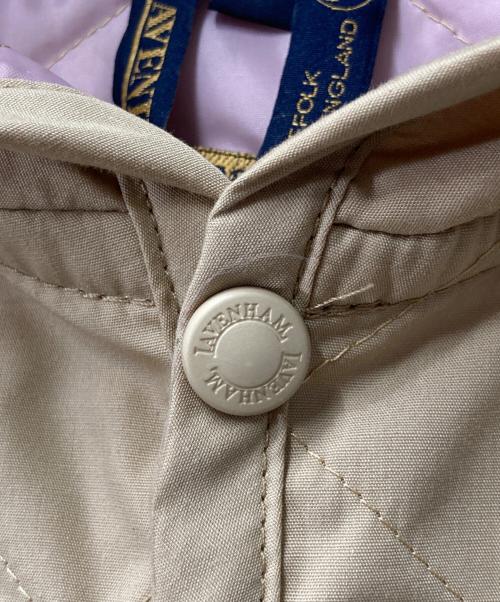 LAVENHAM（ラベンハム）LAVENHAM (ラベンハム) フーデッドキルティングジャケット ベージュ サイズ:36の古着・服飾アイテム