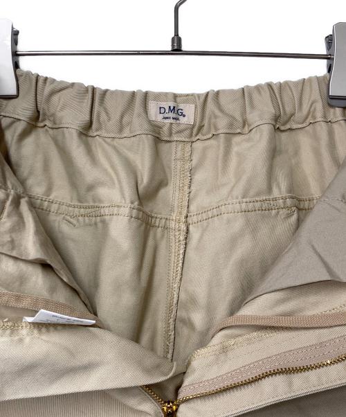 D.M.G（ディーエムジー）D.M.G (ディーエムジー) ドミンゴ ボリュームチノパンツ ベージュ サイズ:Mの古着・服飾アイテム