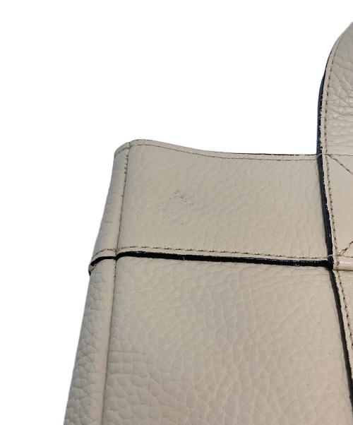 Accessoires De Mademoiselle（アクセソワ・ドゥ・マドモアゼル）Accessoires De Mademoiselle (アクセソワ・ドゥ・マドモアゼル) レザーハンドバッグ アイボリーの古着・服飾アイテム