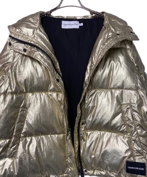 Calvin Klein Jeans（カルバンクラインジーンズ）Calvin Klein Jeans (カルバンクラインジーンズ) 中綿ジャケット ゴールド サイズ:Ｍの古着・服飾アイテム
