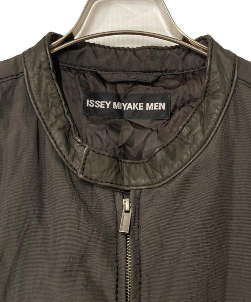 ISSEY MIYAKE MEN（イッセイミヤケメン）ISSEY MIYAKE MEN (イッセイミヤケメン) シワ加工 レザー切替ジップアップジャケット ブラウン サイズ:4の古着・服飾アイテム