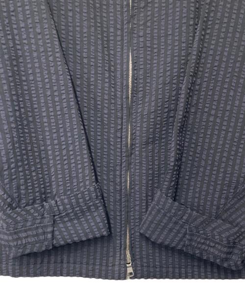 KAPTAIN SUNSHINE（キャプテンサンシャイン）KAPTAIN SUNSHINE (キャプテンサンシャイン) シアサッカーストライプブルゾン ネイビー×ブラック サイズ:40の古着・服飾アイテム