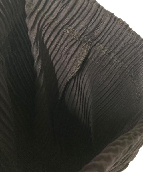 HOMME PLISSE ISSEY MIYAKE（オム プリッセ イッセイ ミヤケ）HOMME PLISSE ISSEY MIYAKE (オム プリッセ イッセイ ミヤケ) RB COLOR PALETTE 2 プリーツパンツ ブラウン サイズ:2の古着・服飾アイテム