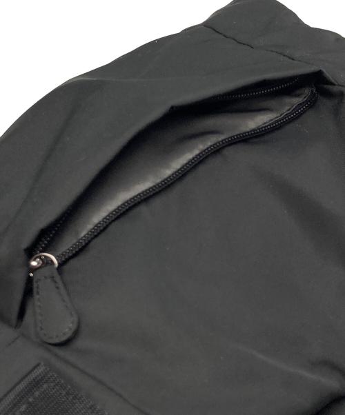 ear PAPILLONNER（イアパピヨネ）ear PAPILLONNER (イアパピヨネ) ショルダー付き樹脂パーツトートバッグ ブラックの古着・服飾アイテム