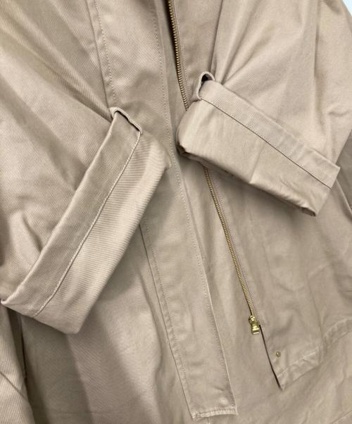 DRESSTERIOR（ドレステリア）DRESSTERIOR (ドレステリア) Aラインフーデットブルゾン ベージュ サイズ:38の古着・服飾アイテム