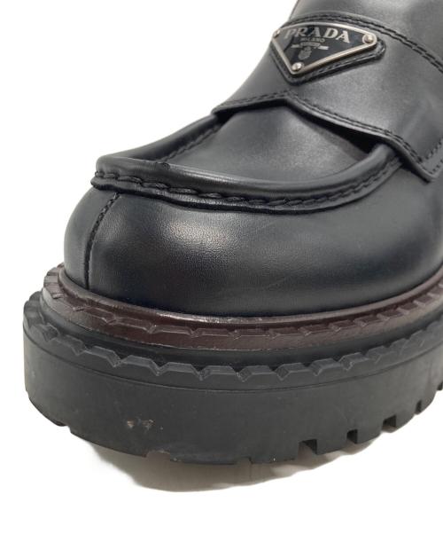PRADA（プラダ）PRADA (プラダ) ダブルチョコレート トライアングルロゴプレート ローファー ブラック サイズ:5の古着・服飾アイテム