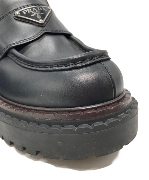 PRADA（プラダ）PRADA (プラダ) ダブルチョコレート トライアングルロゴプレート ローファー ブラック サイズ:5の古着・服飾アイテム