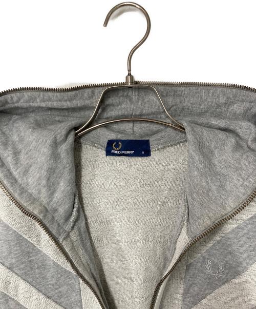 FRED PERRY（フレッドペリー）FRED PERRY (フレッドペリー) ユニオンジャック柄切替ジップパーカー グレー サイズ:Sの古着・服飾アイテム