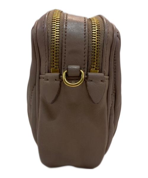 MIU MIU（ミュウミュウ）MIU MIU (ミュウミュウ) マテラッセ ショルダーバッグ ピンクの古着・服飾アイテム