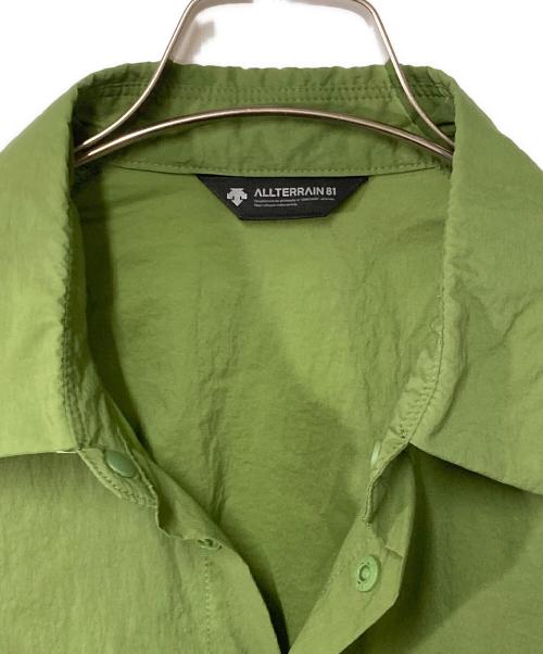 DESCENTE ALLTERRAIN（デザイント オルテライン）Descente ALLTERRAIN (デザイント オルテライン) allterrain81 ナイロンシャツ グリーン サイズ:Ｍの古着・服飾アイテム