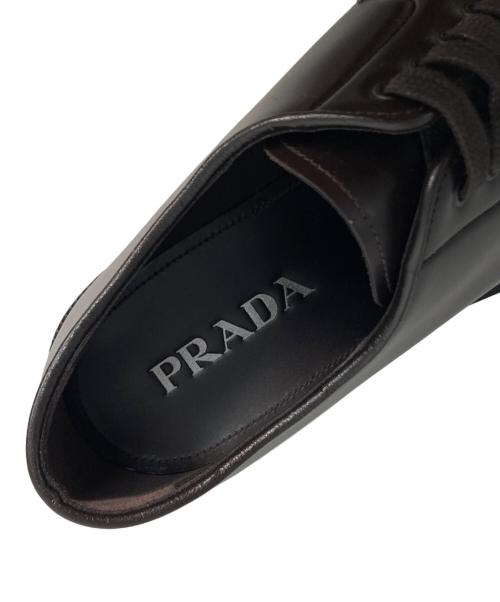 PRADA（プラダ）PRADA (プラダ) ブラッシュドレザー ダービーシューズ ブラウン サイズ:7の古着・服飾アイテム