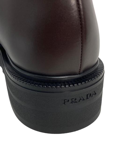 PRADA（プラダ）PRADA (プラダ) ブラッシュドレザー ダービーシューズ ブラウン サイズ:7の古着・服飾アイテム