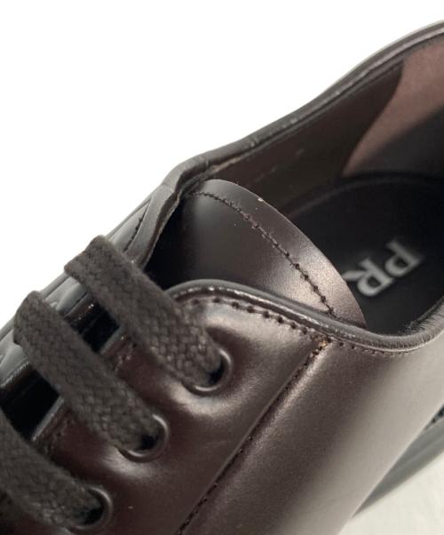 PRADA（プラダ）PRADA (プラダ) ブラッシュドレザー ダービーシューズ ブラウン サイズ:7の古着・服飾アイテム