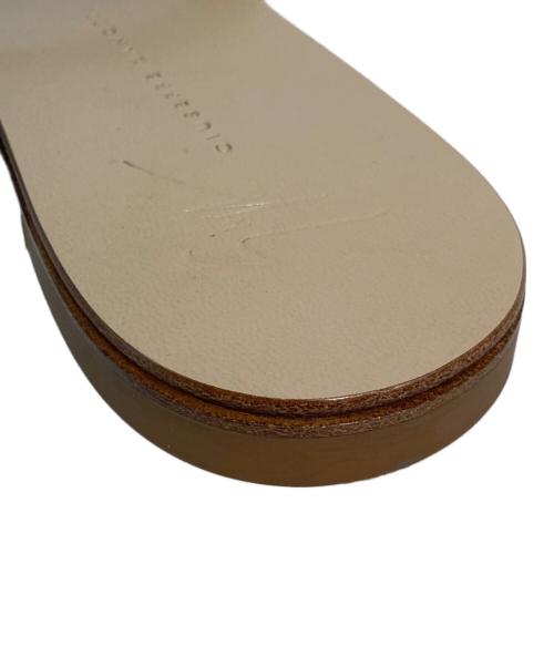 GIUSEPPE ZANOTTI（ジュゼッペザノッティ）GIUSEPPE ZANOTTI (ジュゼッペザノッティ) プレートサンダル ベージュ サイズ:36の古着・服飾アイテム